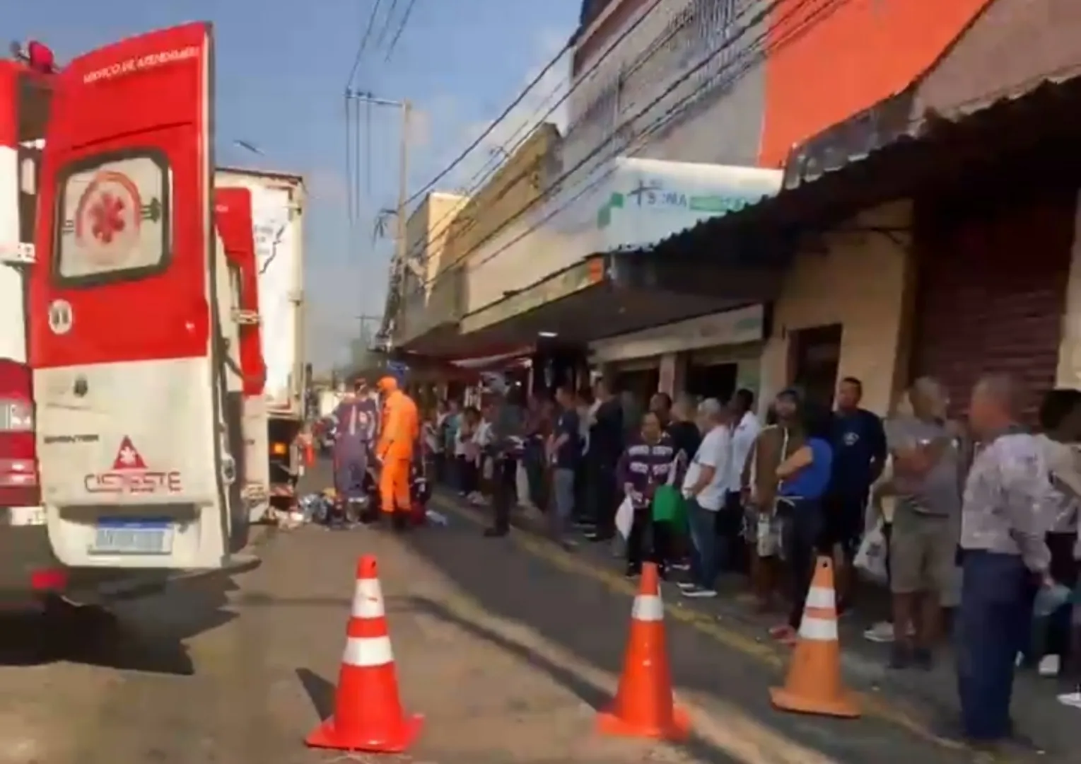 Idosa de 80 anos morre atropelada por caminhão em Juiz de Fora
