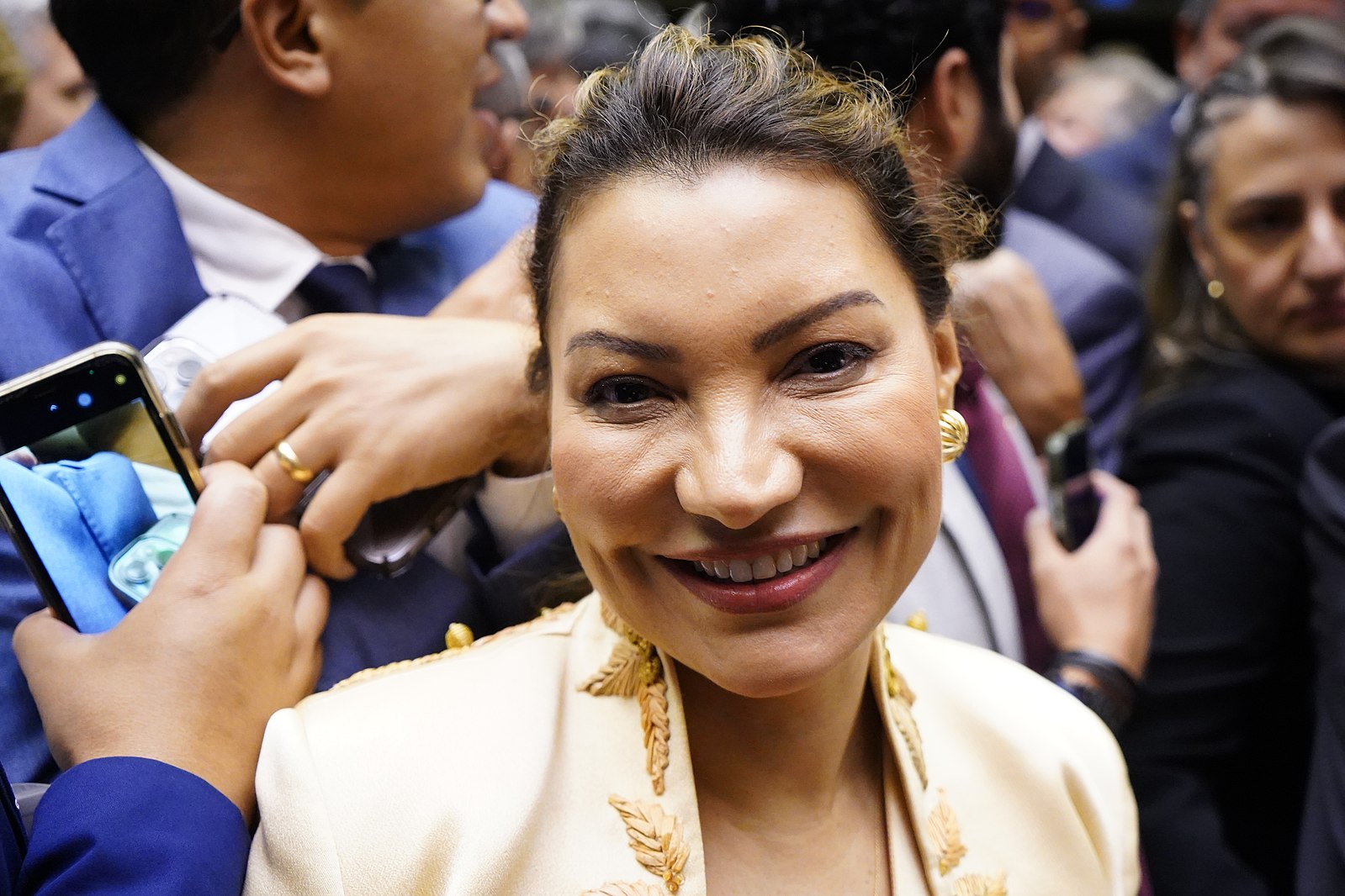 Janja defende declarações e nega gafe em jantar com Xi Jinping