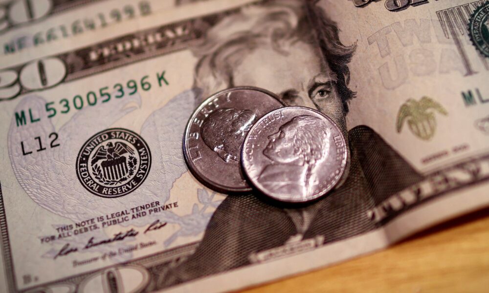 Economia brasileira em recuperação: Dólar despenca e ações sobem