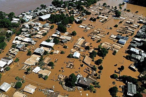 Efeito das Inundações no Rio Grande do Sul: A Resposta da Comunidade