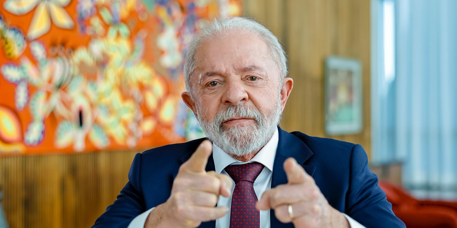 Lula defende a soberania e a democracia do Brasil em resposta a sanções dos EUA