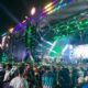 Grande Show de Música Popular Atraí Multidões e Celebridades