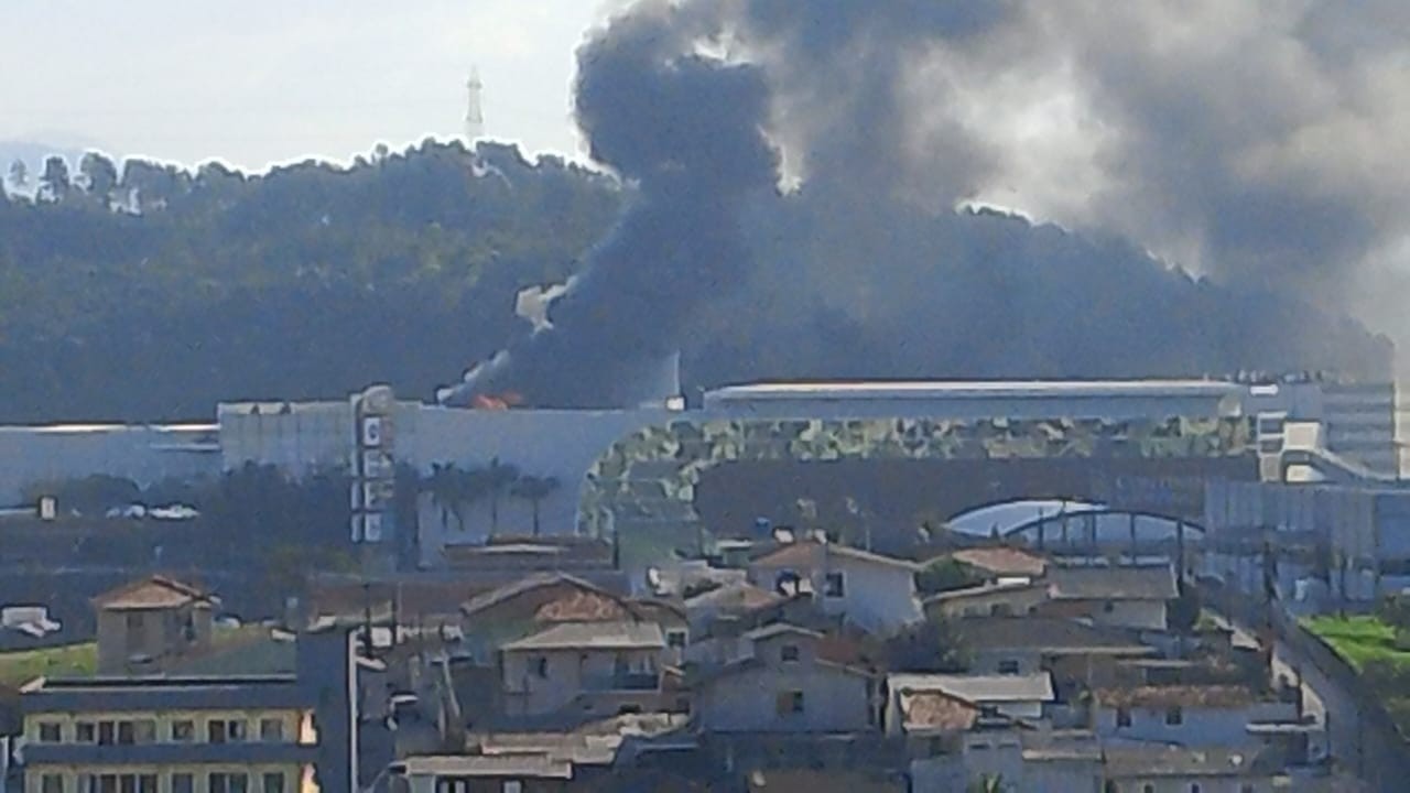 Incêndio em Shopping de São José: Começo de um Grande Alarme