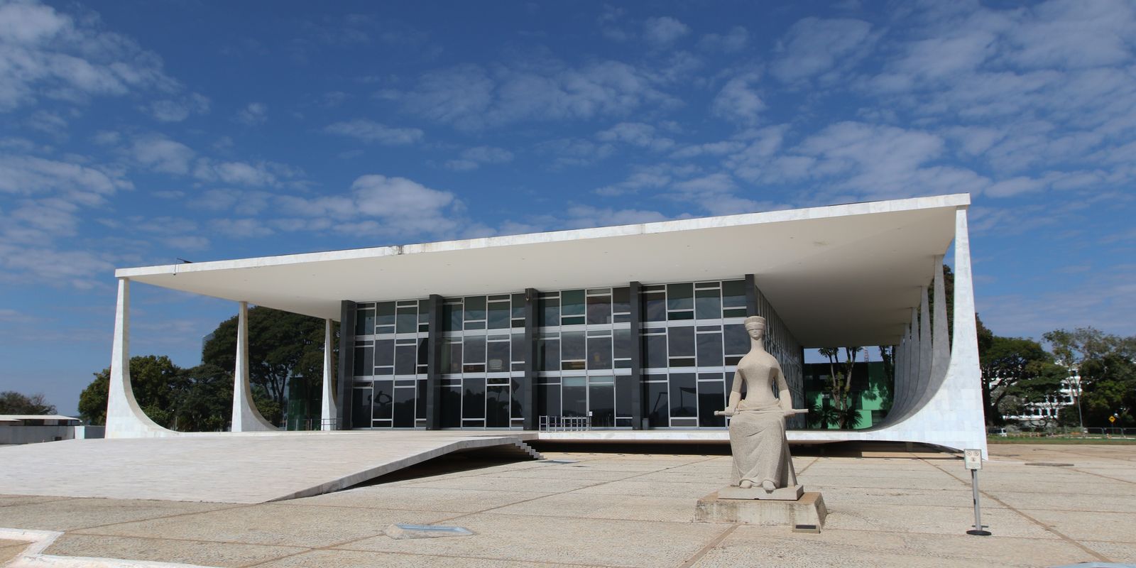 Supremo Tribunal Federal Retoma Atividades Após Recesso de Julho