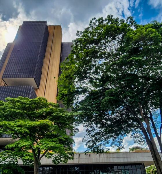 Copom Mantém Taxa Selic em 15%: Análise do Cenário Econômico