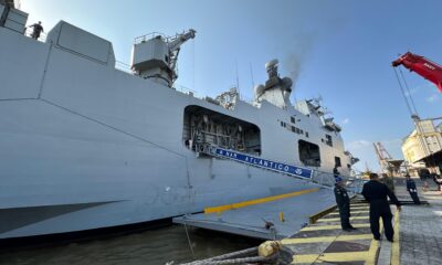 Navio-aeródromo "Atlântico" Atraca em Belém e Promove Visitação Pública