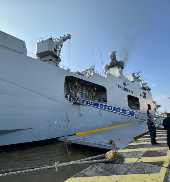 Navio-aeródromo "Atlântico" Atraca em Belém e Promove Visitação Pública