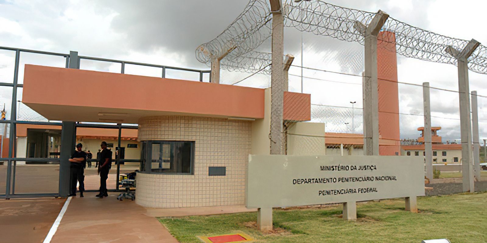 Tecnologia Avançada no Sistema Penitenciário do Rio de Janeiro: Bloqueio de Sinais Móveis e Drones